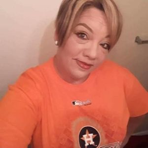 Meet your Posher, Dina